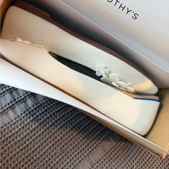 Rothy’s The Petal Point II White - Picture 4 of 12